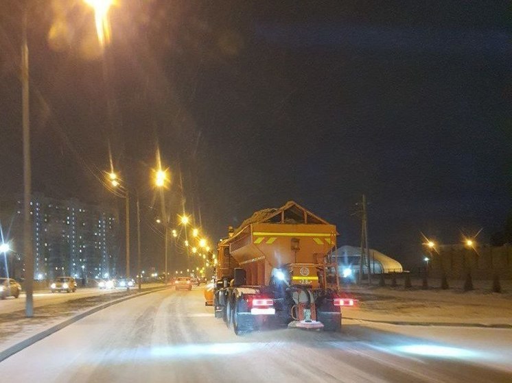 В ночь на 5 февраля на уборку снега в Курске выйдет 19 рабочих и 56 единиц спецтехники