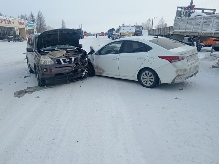 Водитель попал в больницу после ДТП в Новом Уренгое