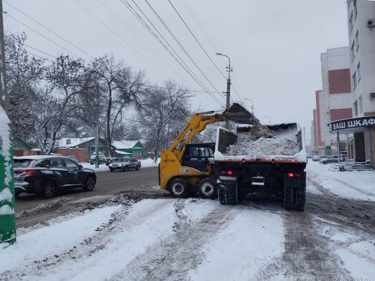 За прошедшую ночь с улиц Пензы вывезли 570 кубометров снега