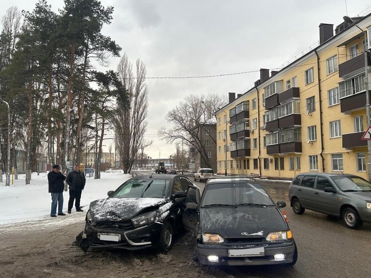 В Липецке в ДТП пострадала 72-летняя пассажирка ВАЗа