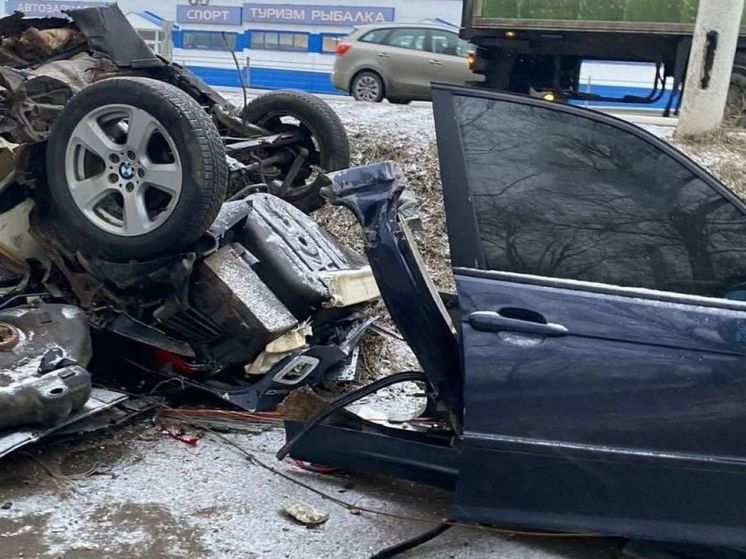  BMW разорвало на части, а водитель погиб в страшном ДТП под Чеховым