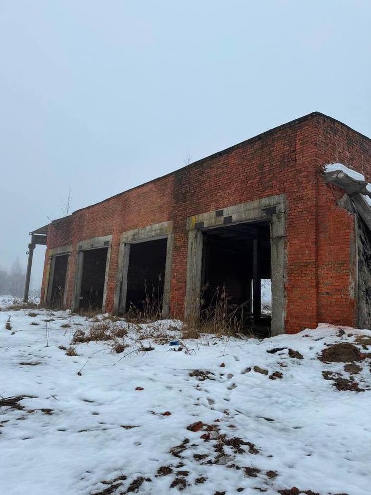 В Хвастовичах снесут бывший химический склад