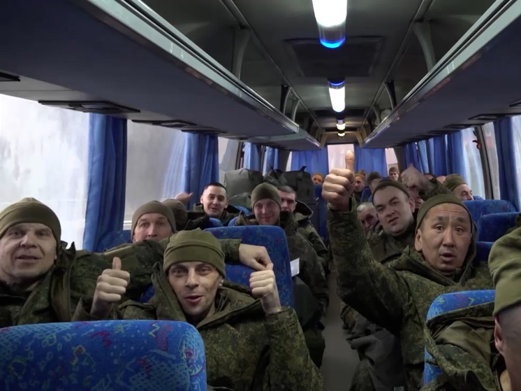 Троих военных из Приморья вернули из украинского плена: бойцы в безопасности