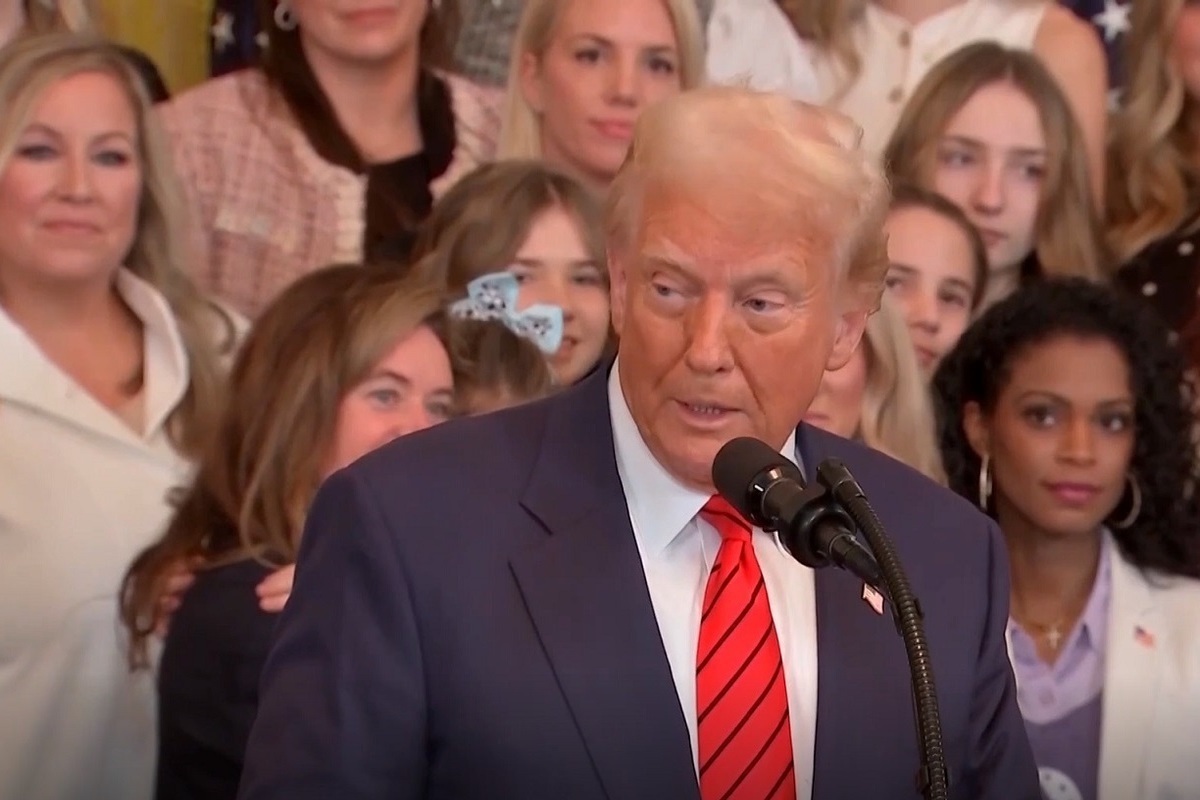 Распоряжение Трампа направлено на запрет трансгендерам* заниматься женским и юношеским спортом.