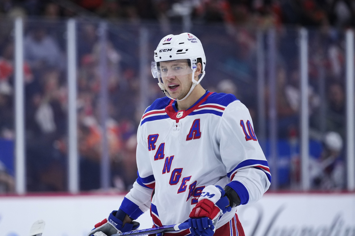 Гол Панарина помог «Рейнджерс» дома одержать победу над «Бостоном»