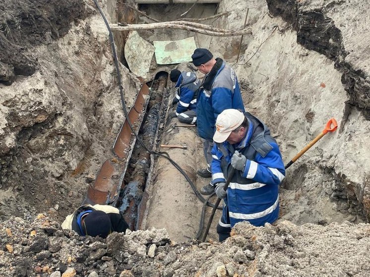 В Курске продолжается ремонт тепломагистрали на Можаевской