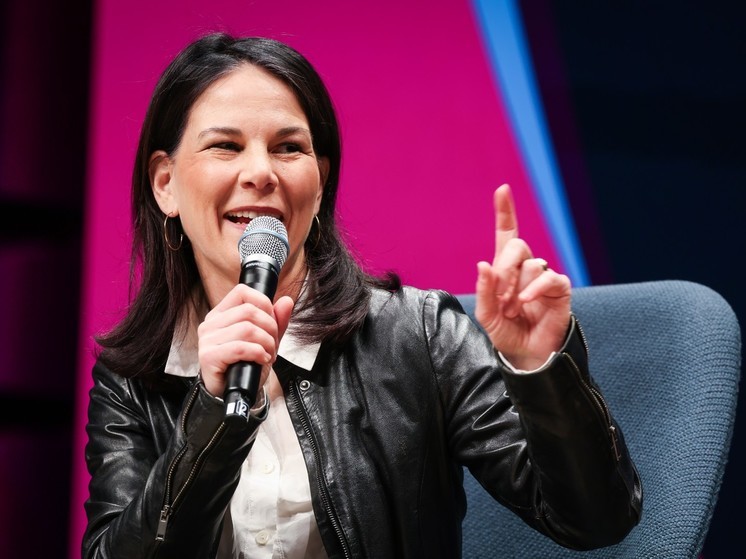 Бербок обвинила Россию в «подрыве демократии» Евросоюза на фоне диверсий в Германии