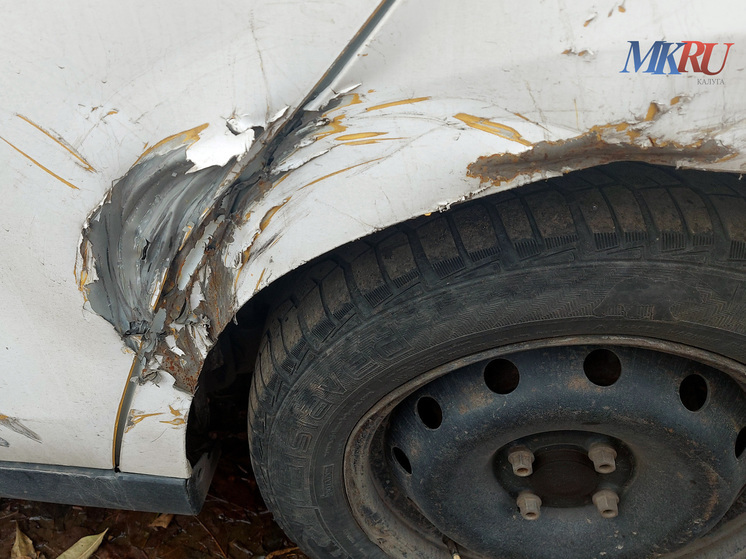 В Калуге не поделили дорогу два Volkswagenа и «КамАз»