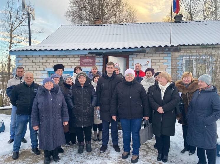 Состояние дорог и ремонт уличного освещения обсудили в Локнянском округе