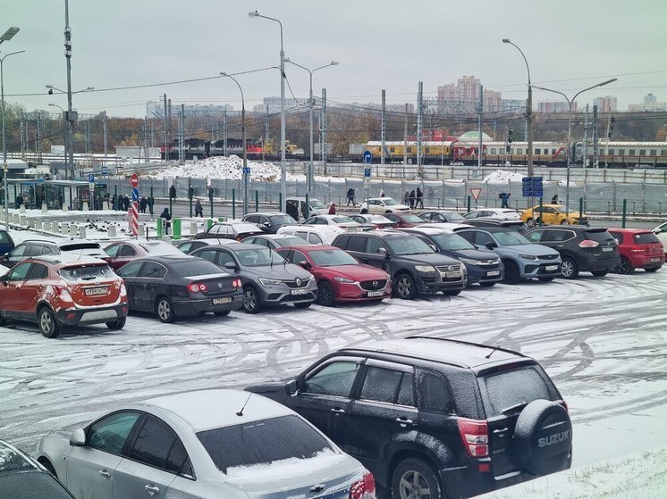 Депутаты хотят сделать парковки бесплатными по воскресеньям повсеместно