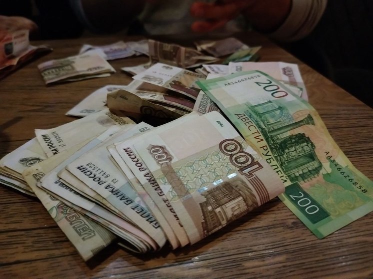 Студент из Хакасии попытался «спасти» деньги и отправил их на счета аферистов