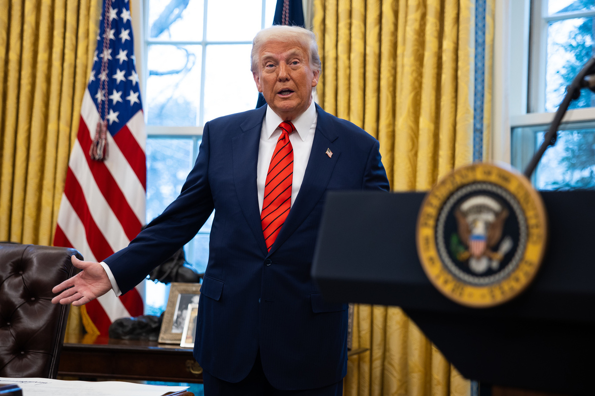 Трамп намерен добиться от МОК запрета на участие трансгендеров в соревнованиях