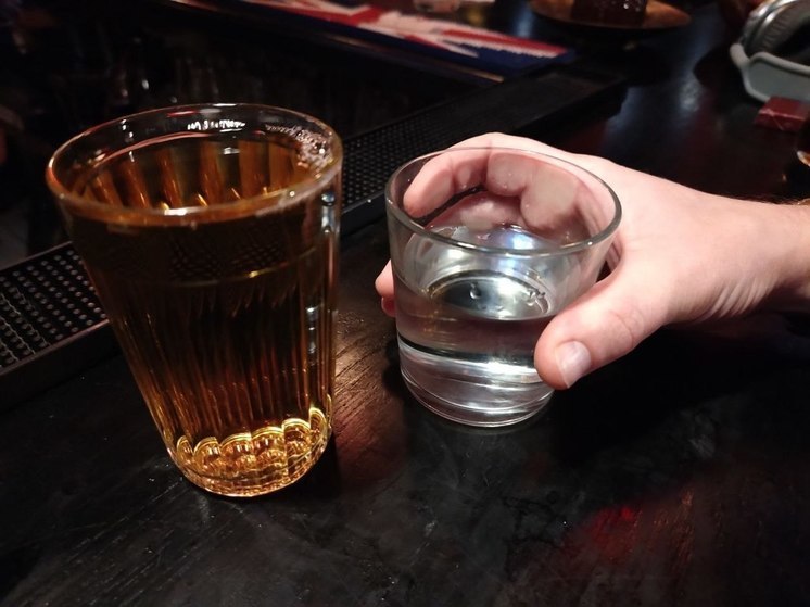 Жажда алкоголя толкнула жителя Хакасии на кражу телефона и 300 рублей