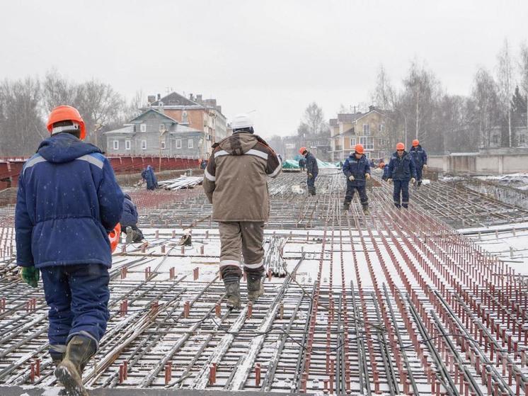 Полностью надвинуто пролетное строение Некрасовского моста в Вологде