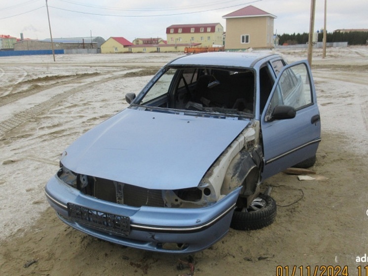 Два автомобиля оказались атмосферно брошены посреди Нарьян-Мара