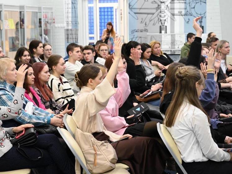 В Мурманске прошел первый день интенсива для творческой молодежи