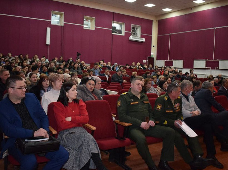 «Окопными свечами заполнены склады»: совет руководителей в Бурятии обсудил помощь для СВО