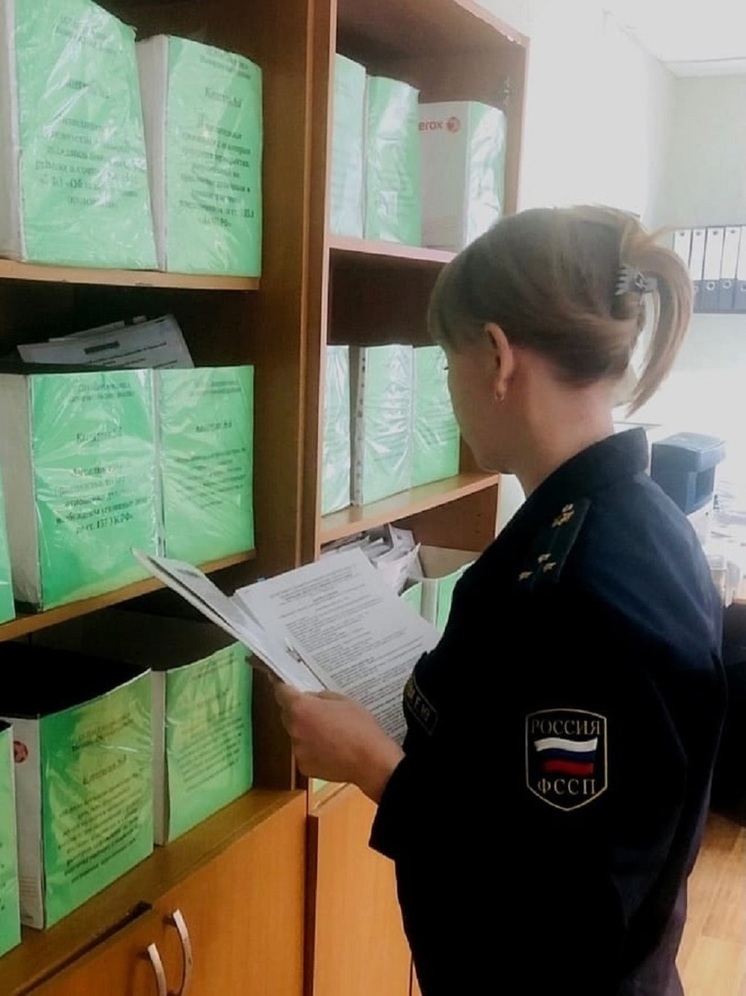 За неуплату алиментов орловчанке назначили 100 часов обязательных работ