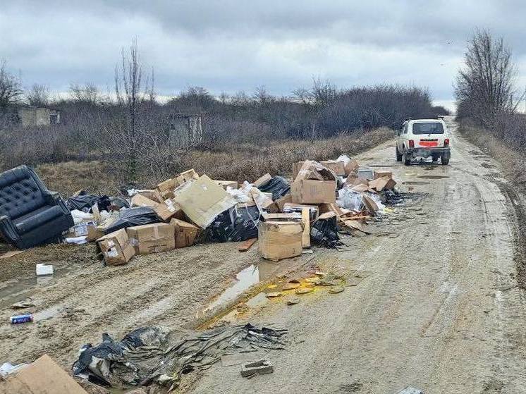 Водители устроили свалку посреди дороги к двум липецким СНТ