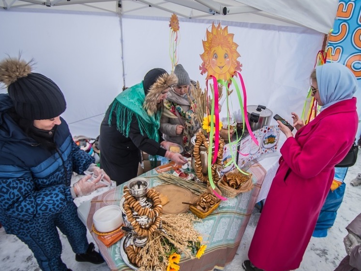 Новосибирцев приглашают отметить Масленицу с огоньком, вкусными угощениями и русскими народными забавами