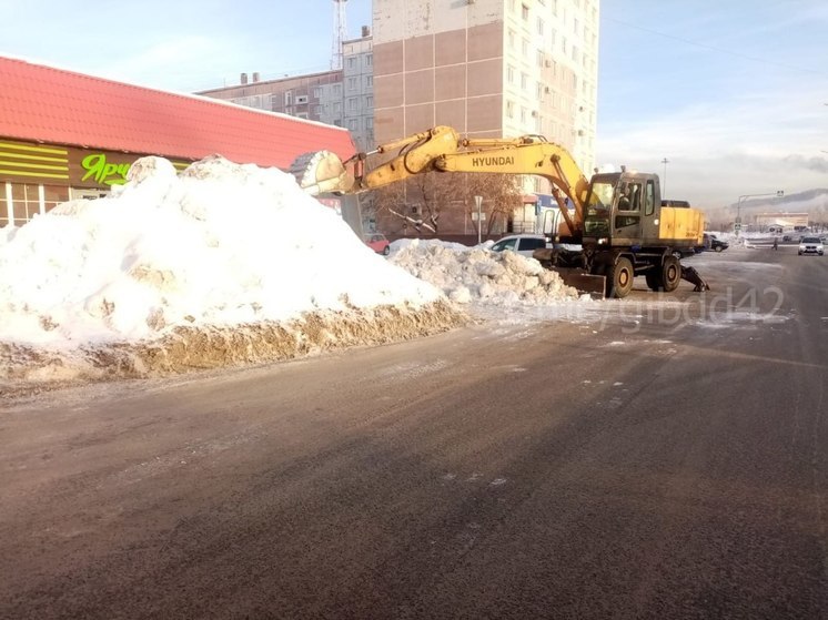 В Кузбасском городе ликвидировали опасную снежную горку