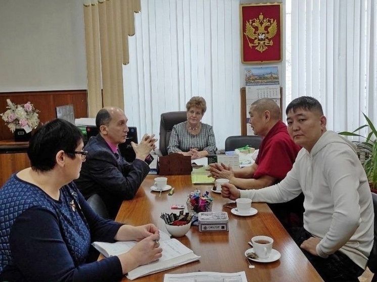 В Хакасии обсудили возможное появление буддийского храма