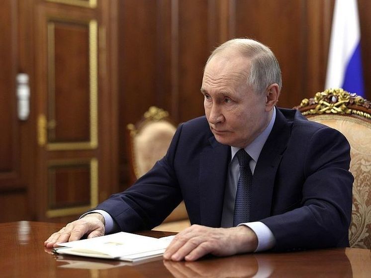 Путин поручил правительству России добиться снижения инфляции в 2025 году