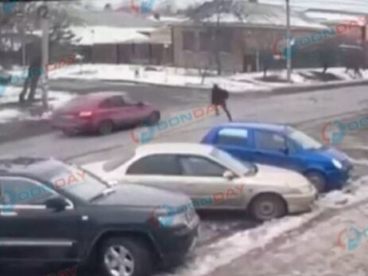 В Ростовской области школьник перебегал через дорогу и оказался под колесами легковушки
