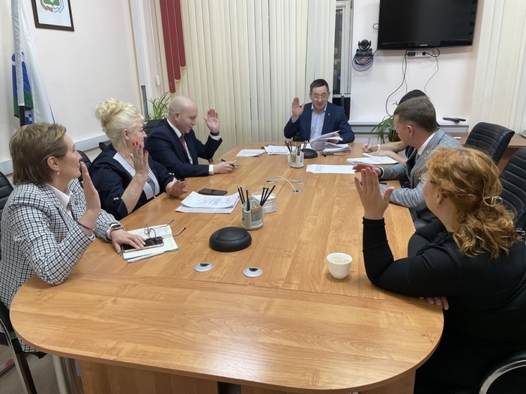 В НАО согласовали 35 кандидатур для награждения Почётной грамотой