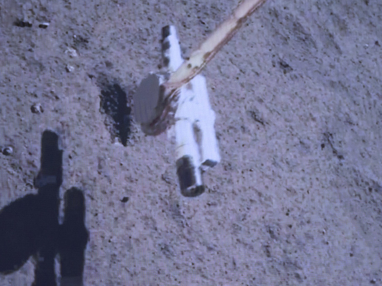 Китай готовится к высадке космонавтов на Луне: начат поиск замерзшей воды