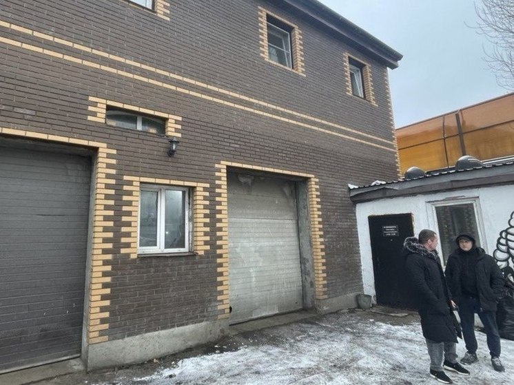 Нелегальный хостел с автосервисом обнаружили на садовом участке в Мытищах