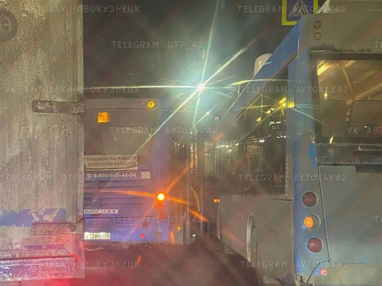 ДТП с участием двух автобусов произошло в Новокузнецке