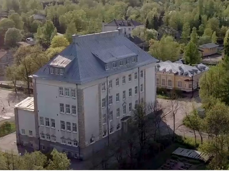 Оказывается, улучшить условия образования наших детей можно за счет совершенно неожиданных организаций