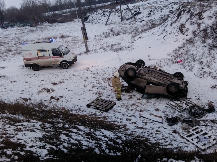 В курском селе Черницыно перевернулась легковушка