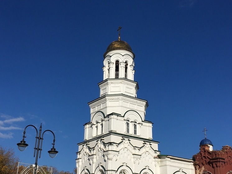 В Энгельсе появился памятник небесной покровительнице города