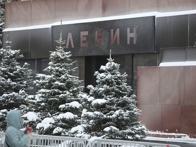 Мавзолей Ленина на Красной площади Москвы закроют на два месяца