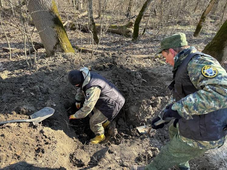 На месте раскопок в Адыгее обнаружили человеческие останки, личные вещи и медальон