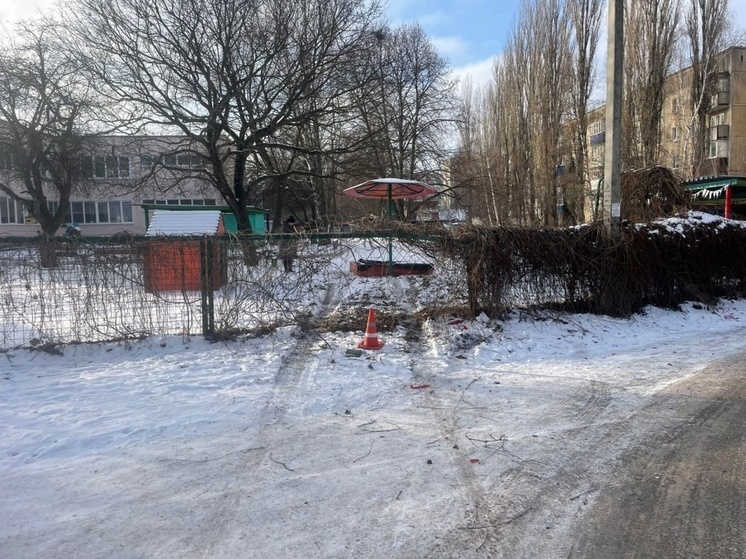 В Липецкой области задержан водитель, снёсший забор детского сада