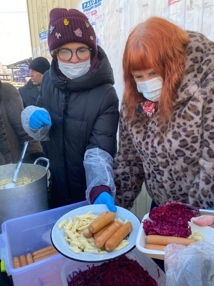 В курском Домике добрых дел накормили обездоленных ухой из форели