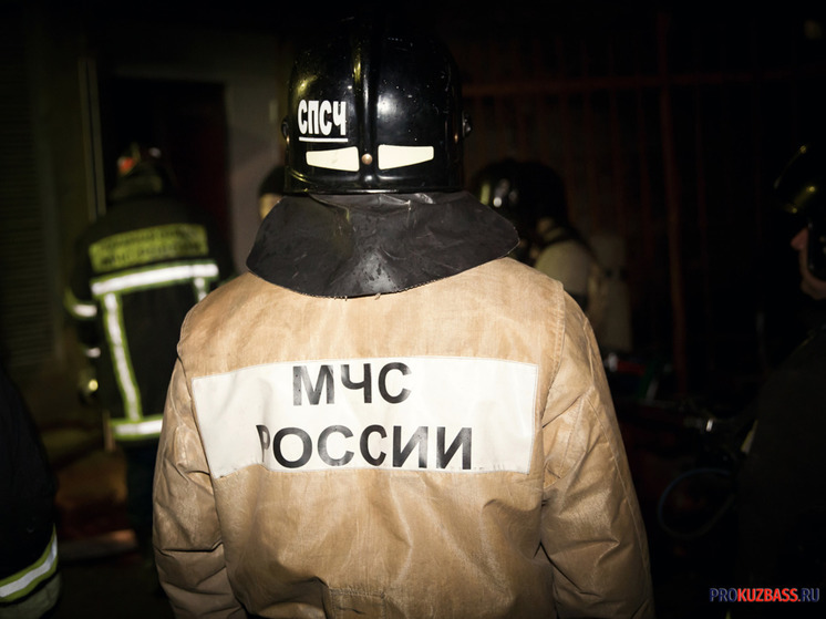 В Киселевске сгорел строительный вагончик