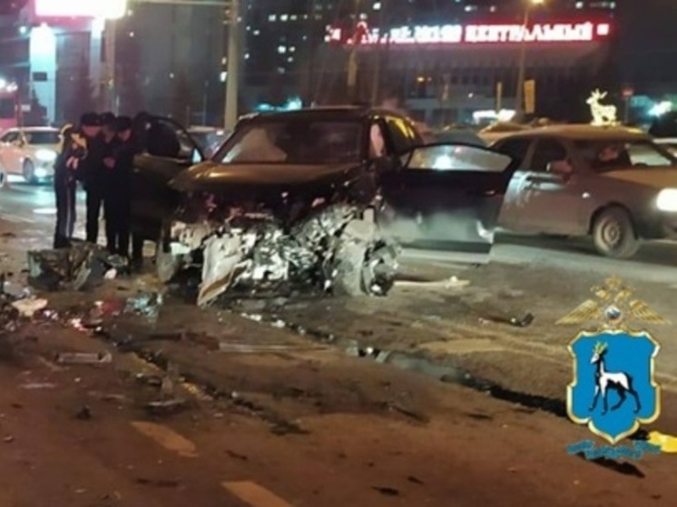 25-летний водитель кроссовера погиб в тройном ДТП в Самаре вечером 10 февраля