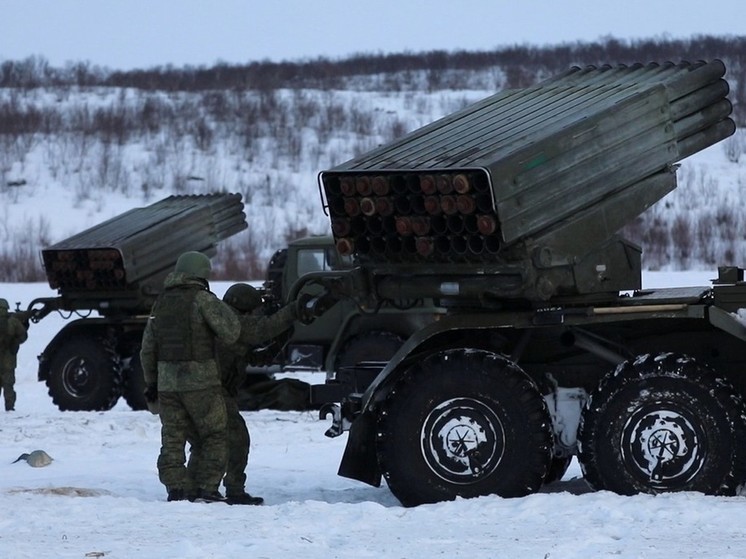 Потери ВСУ в Курской области за сутки составили свыше 300 боевиков и два танка