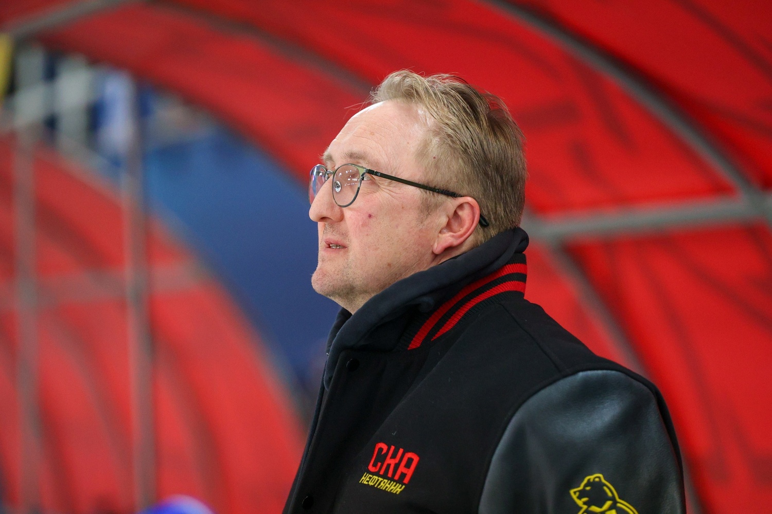 Через не могу: эмоциональные фотографии матча «СКА-Нефтяник» - «Старт» в Хабаровске