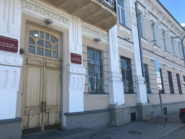 В Самарской области в зале суда сестра подсудимого подралась с потерпевшей по этому делу