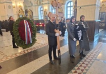 Через несколько минут завершится прощание с Олегом Стриженовым