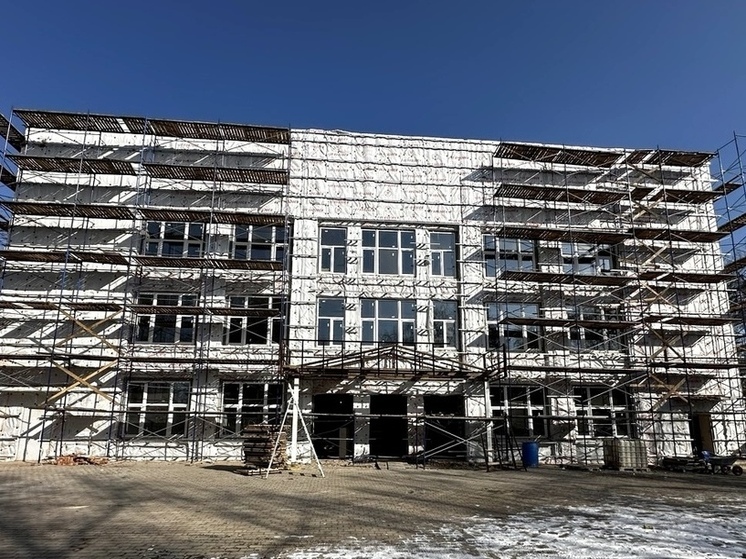 В спорткомплексе "Локомотив" Донецка начались фасадные работы