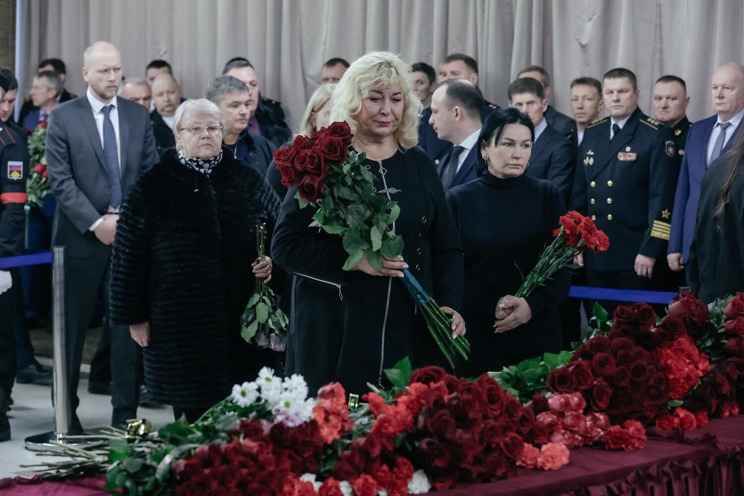 Приморье простилось героями СВО: кадры с похорон Ефремова и Иваровского