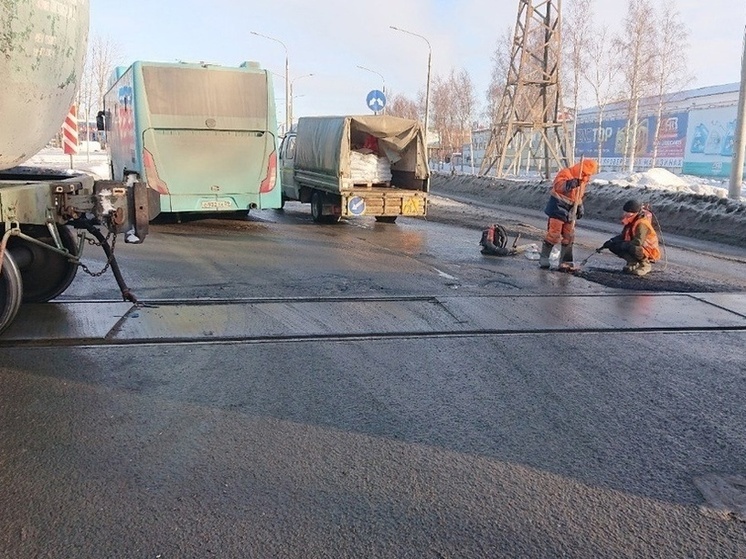 Движение по Архангельскому шоссе в Северодвинске перекроют из-за схода цистерны с рельсов