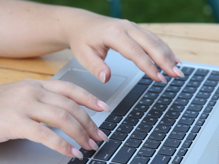 В школу приемных родителей в Подмосковье открыли онлайн-запись