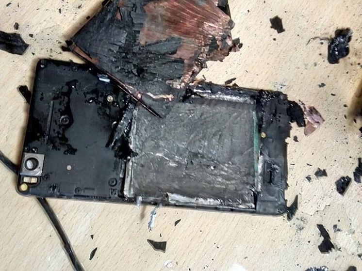 Причины вздутия и возгорания аккумуляторов мобильных телефонов